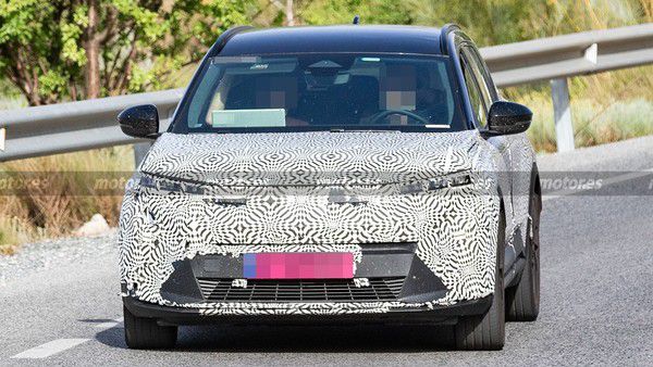 雷诺Scenic E-Tech Electric中期改款推进 测试车现身欧洲道路