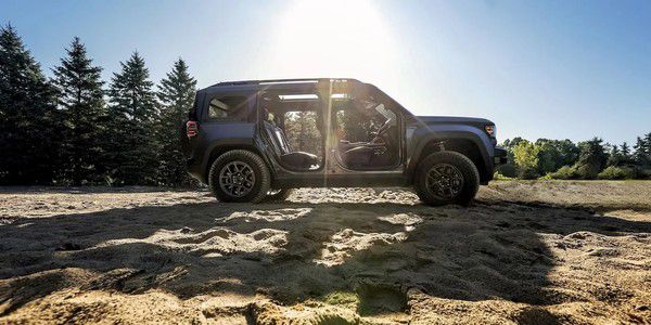 Jeep首款硬派越野纯电SUV Recon EV正式开售 续航指标未达预期  第3张