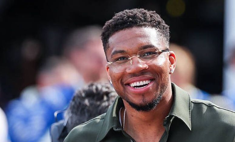 NBA记者费舍尔披露雄鹿为字母哥开出被认为不切实际的要价