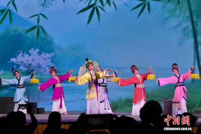 广州天河车陂端午连演两晚粤剧粤曲 惠民活动引戏迷叫好  第2张