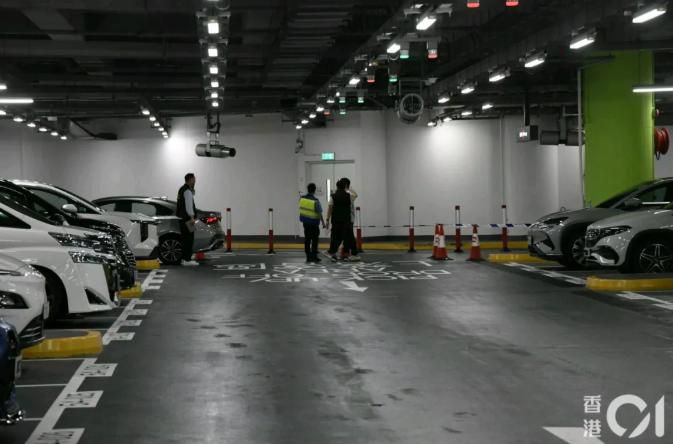 香港机场黄金劫案4男3女被捕 部分有黑社会背景