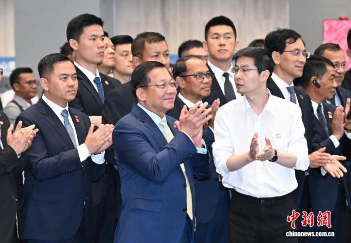敏昂莱19日访杭参观宇树科技