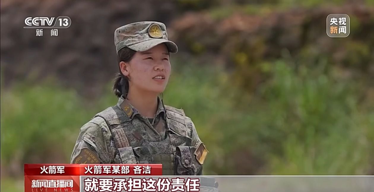 火箭军女子发射单元高温下展开全要素实弹发射演练  第3张