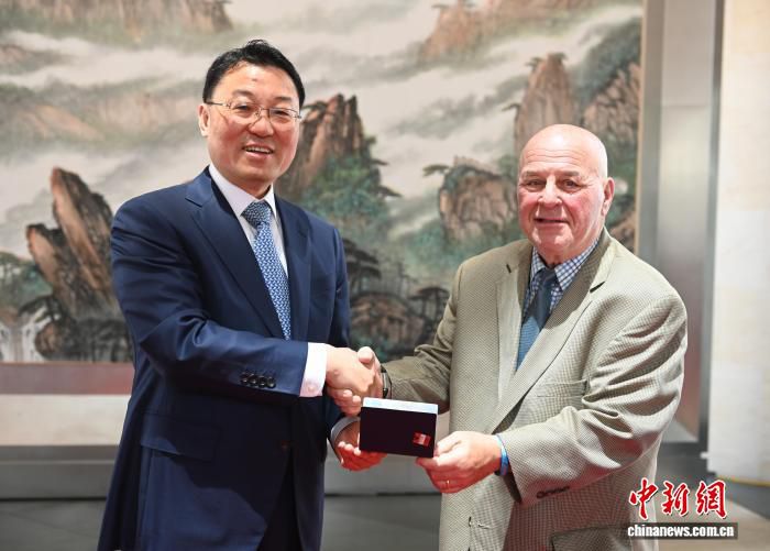 中国驻美大使谢锋端午邀请美国新老朋友赴使馆做客  第2张
