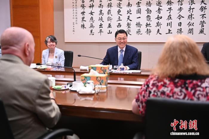 中国驻美大使谢锋端午邀请美国新老朋友赴使馆做客