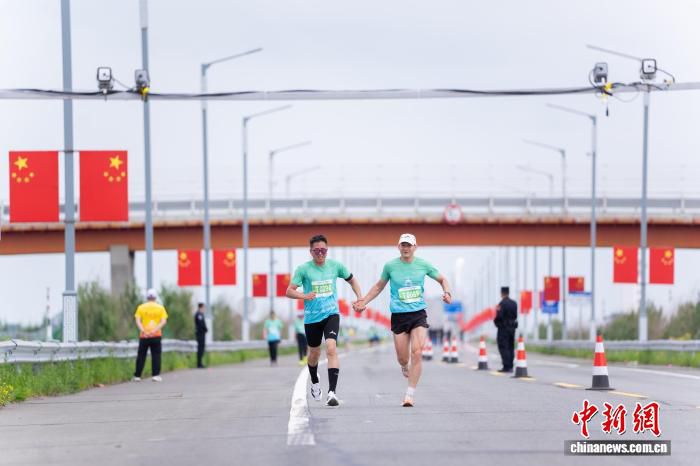 2026中俄跨境10公里大桥跑于黑龙江大桥完赛