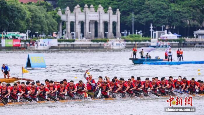 2026年广州国际龙舟邀请赛举行 105支队伍逾3800人竞渡珠江