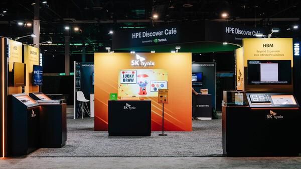 SK海力士在HPE Discover 2026展出Vera Rubin结构模型及HBM4实物  第3张