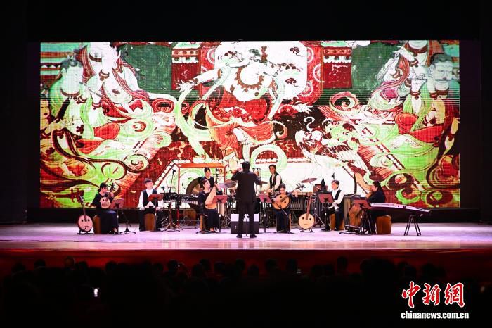 香港天籁敦煌乐团“陇港·和鸣”音乐会在甘肃天水举行