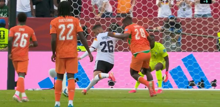 德国2-1逆转科特迪瓦 两连胜提前出线  第17张