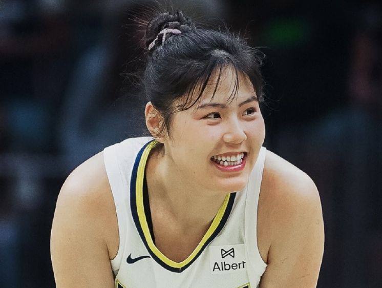 WNBA：达拉斯飞翼93-92逆转芝加哥天空，李月汝两罚全中贡献准绝杀