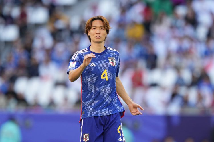 日本4-0突尼斯板仓滉戴队长袖标全场贡献9次解围1次助攻