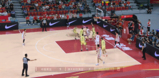 起势了！中国男篮内外开花一波8-0反超澳大利亚  第2张