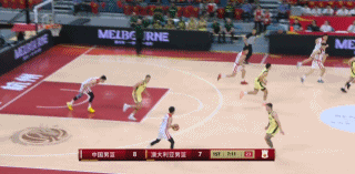 起势了！中国男篮内外开花一波8-0反超澳大利亚  第3张