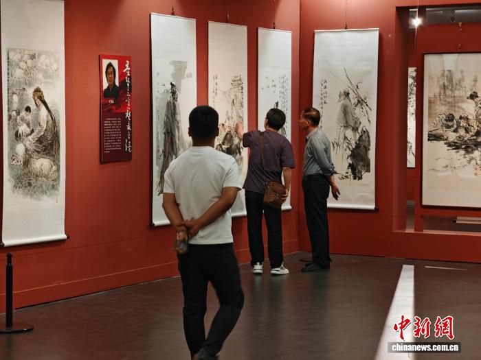 山西太原：香港美术家协会中国画巡回展启幕，展出百余幅精品  第2张
