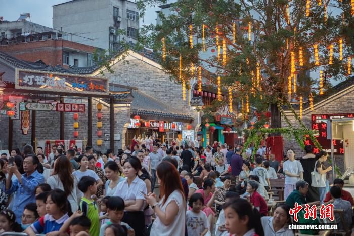 湖北端午假期A级景区接待游客494万人次 同比增长7.13  第1张