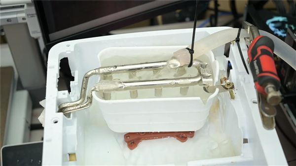 博主TrashBench用制冰机为RTX 3060散热，《赛博朋克2077》核心温度降至22°C  第4张
