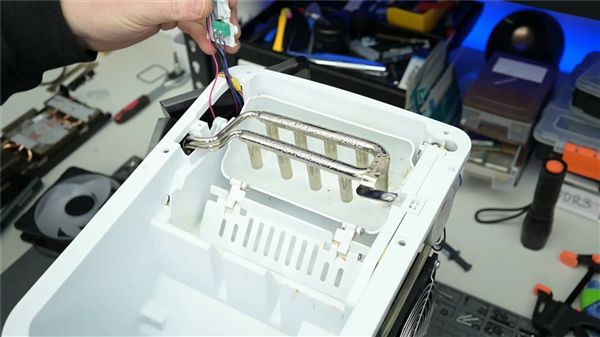 博主TrashBench用制冰机为RTX 3060散热，《赛博朋克2077》核心温度降至22°C  第3张