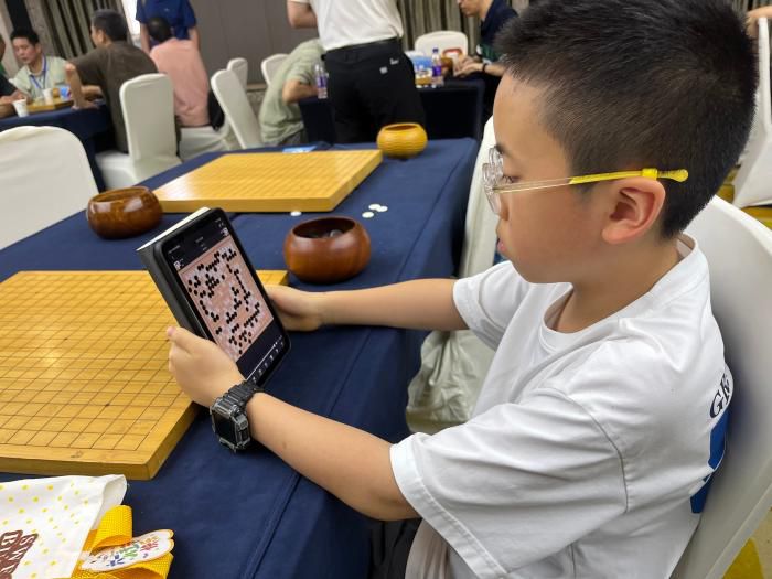 温州第四届围棋天元赛落幕 大学生戴乐其以8胜1负夺冠  第3张