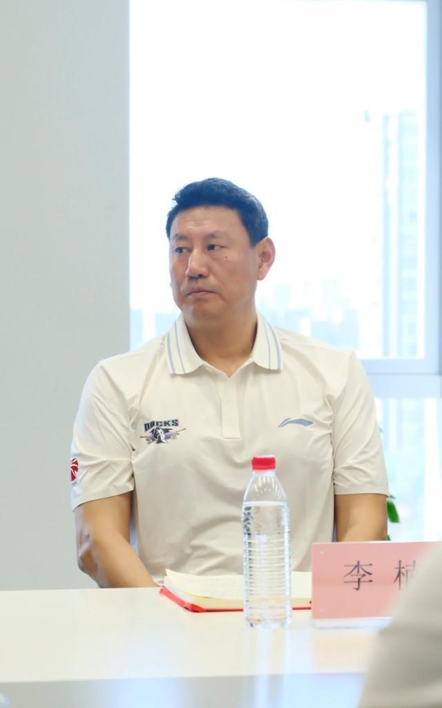 北京男篮宣布李楠接任主教练，许利民转任总教练