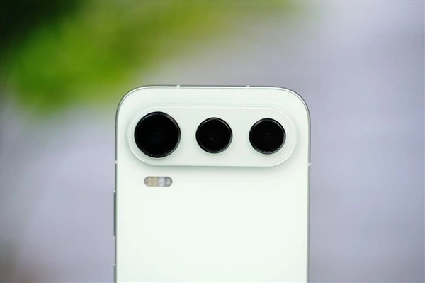 荣耀600与OPPO Reno16影像对比：覆盖场景vs动态玩法