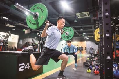 周飞马宁傅明亮相2026美加墨世界杯 中国裁判实现三大核心岗位全覆盖