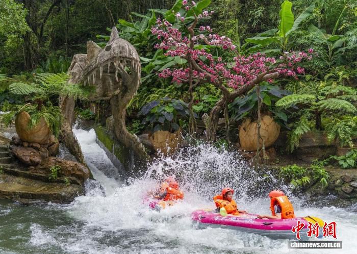 广东端午假期举办超千场龙舟活动 文旅体商融合促消费  第2张