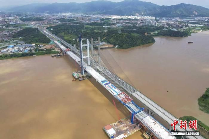 广肇高速新建金马大桥完成合龙 全线计划2027年底通车