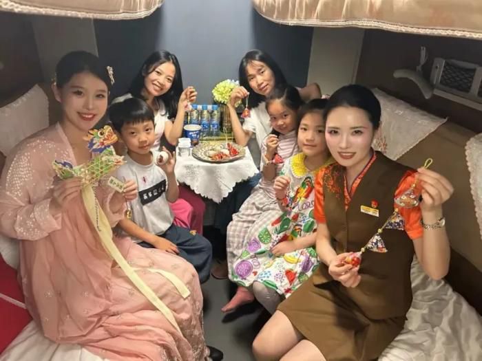 铁路部门开展端午主题宣传 G2693次列车于6月16日组织家书民俗活动  第10张