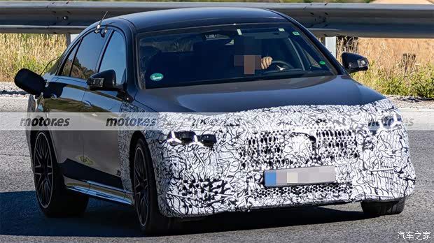 新款AMG S 63谍照曝光：弃用插混，回归V8加48V轻混  第2张