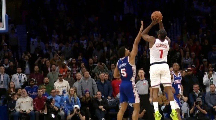 NBA发布年度焦点战裁判报告 梳理十大争议关键时刻判罚  第17张