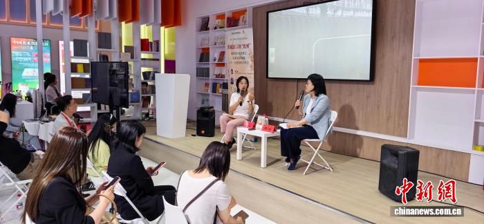 十一月的此刻》分享会于京举行 聚焦25岁普利策获奖作家早期创作