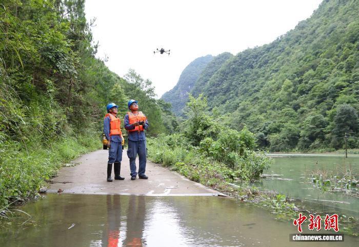 广西多地遭“龙舟水”洪灾 南方电网应急抢修复电