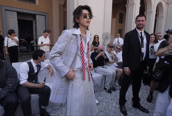 Thom Browne 25年来首登米兰男装周官方日程，蔡徐坤特邀出席  第4张