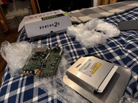 微星RTX 5070开箱变废旧电路板 亚马逊自营包裹被指调包  第2张
