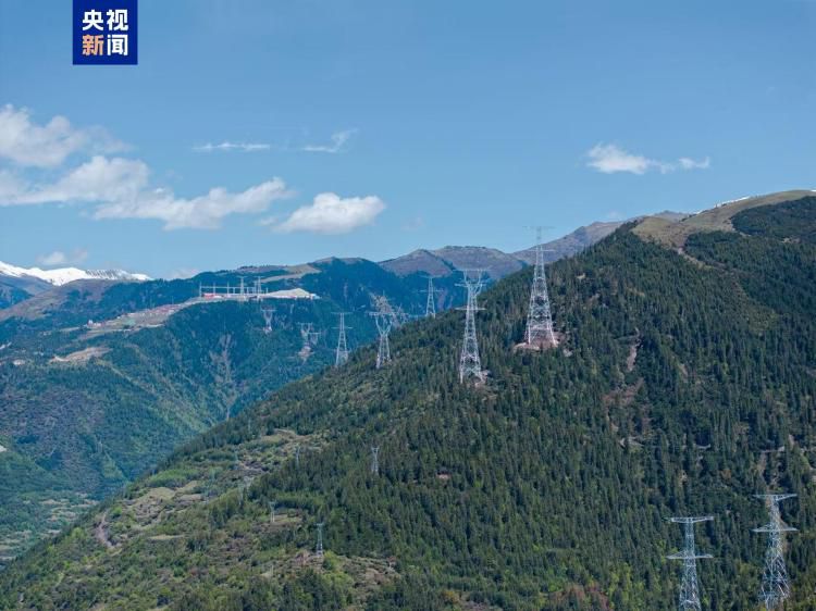 阿坝—成都东特高压交流工程铁塔组立完工 进入导线架设阶段  第1张