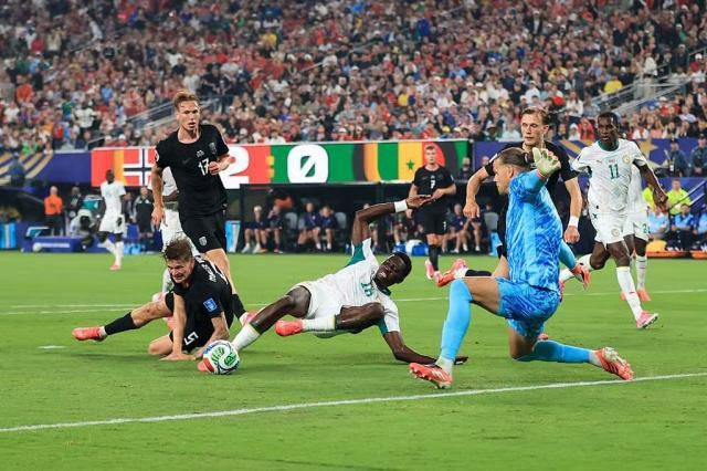 世界杯I组：挪威3-2塞内加尔 哈兰德连场梅开二度  第11张