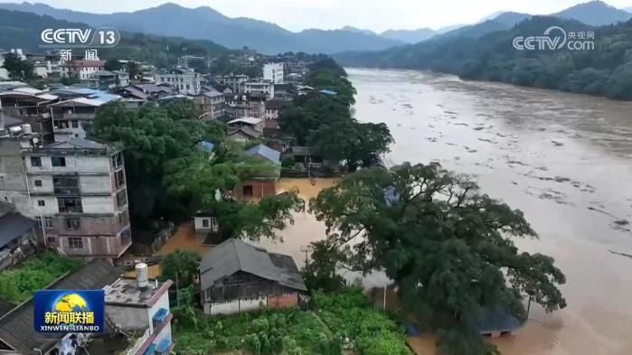 南方多地近日持续强降雨 各地各部门采取多措施保障群众生活  第2张