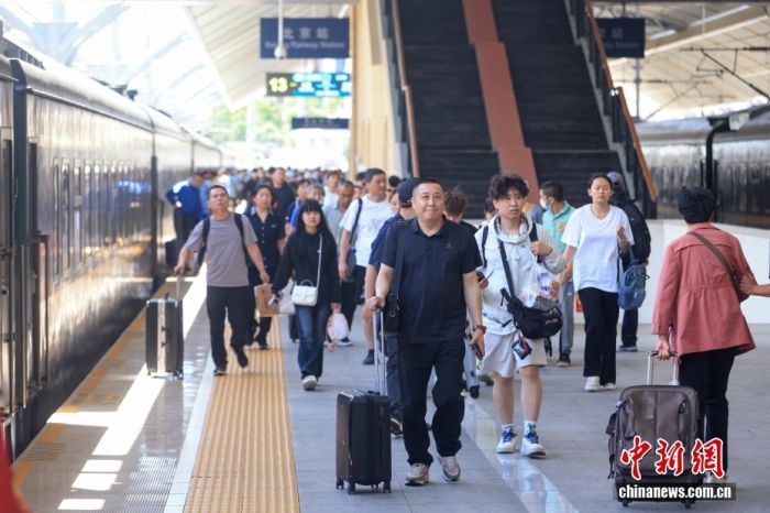 铁路端午假期运输发送旅客8258.8万人次 同比增长4.9