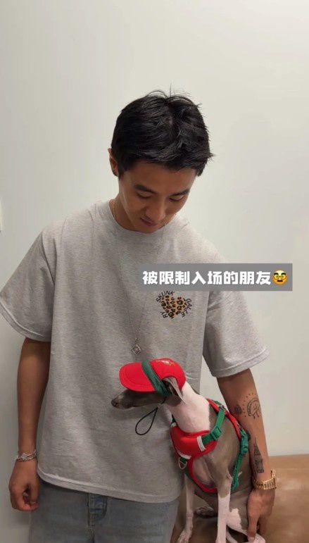 韦世豪个人潮牌快闪店在成都开业 多名蓉城队友到场支持  第1张