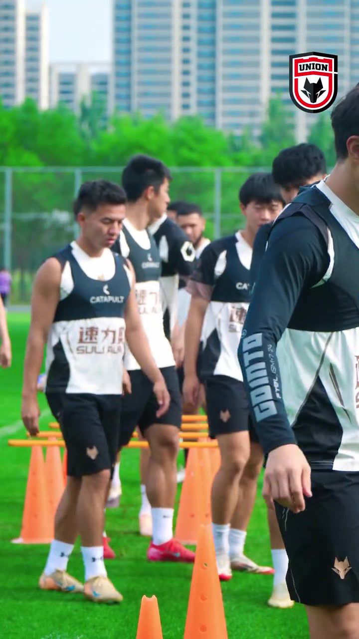 团结 拼搏 为了下一场胜利🐺
