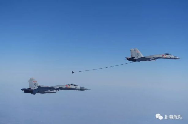 海军辽宁舰编队完成远海实战化训练安全返回母港  第4张