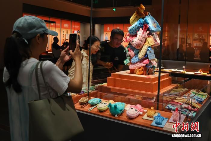全国68家文博机构逾千款文创产品齐聚武汉展示  第3张