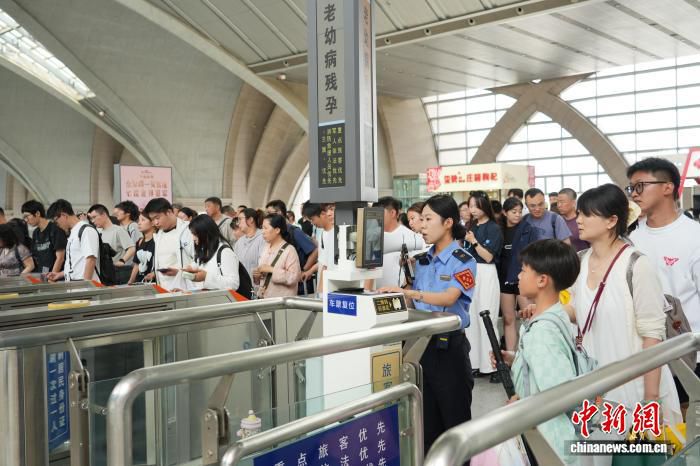 银川车站端午假期发送旅客24.7万人次 同比增幅9.2