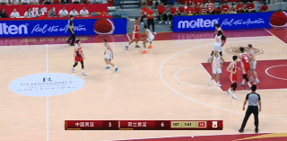 坚决打这一点！杨瀚森低位背打 但遭对手快速包夹&球被破坏出界  第1张