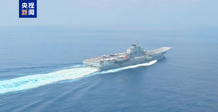 辽宁舰编队完成40多天远海实战化训练返回青岛母港
