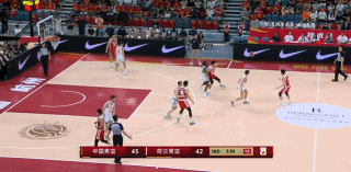默契度不够啊！中国男篮连续失误 第三节8分钟仅拿7分