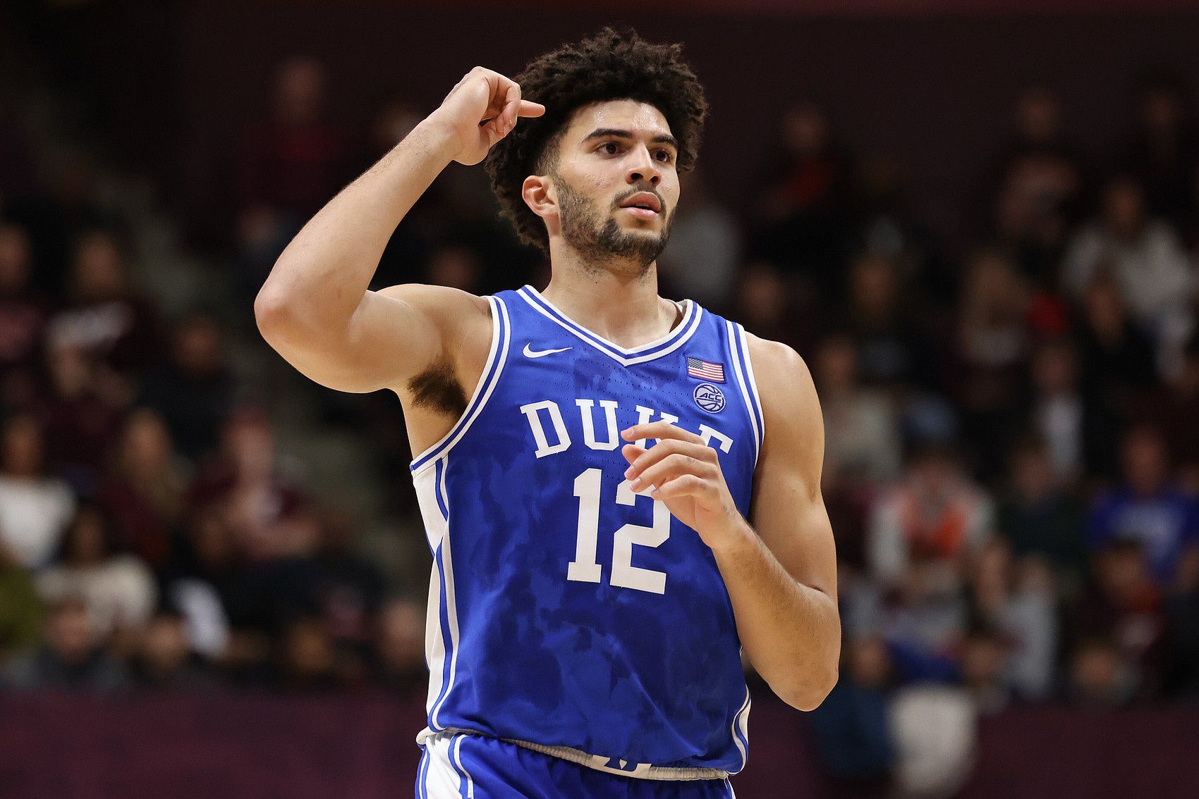 卡梅隆·布泽尔在NBA选秀首轮第三顺位被灰熊选中，其父曾为二轮秀