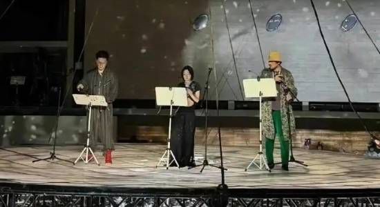 周冬雨回应话剧《文城》争议：首演被指依赖提词器导致笑场