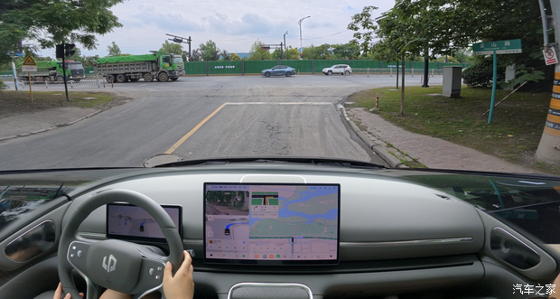 零跑D99正式发布 定位科技豪华旗舰MPV 起售价30万级  第9张